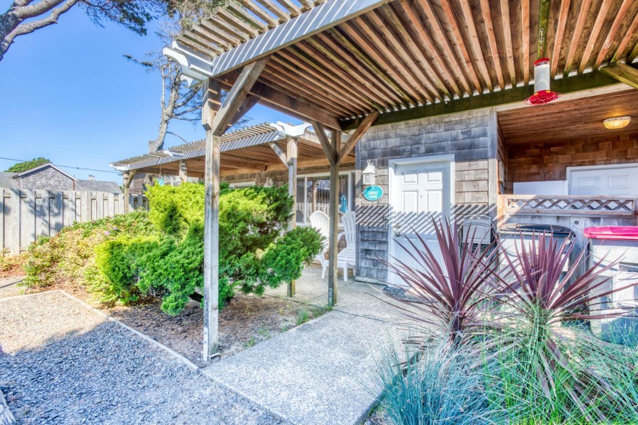 Sandals Inn | Oceanside Cabana Cannon Beach Exterior photo